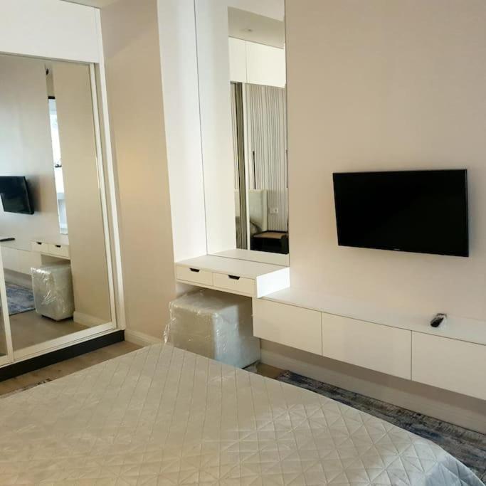 Lovely 1-Bedroom Rental Unit In Downtown Ντουσαμπέ Εξωτερικό φωτογραφία
